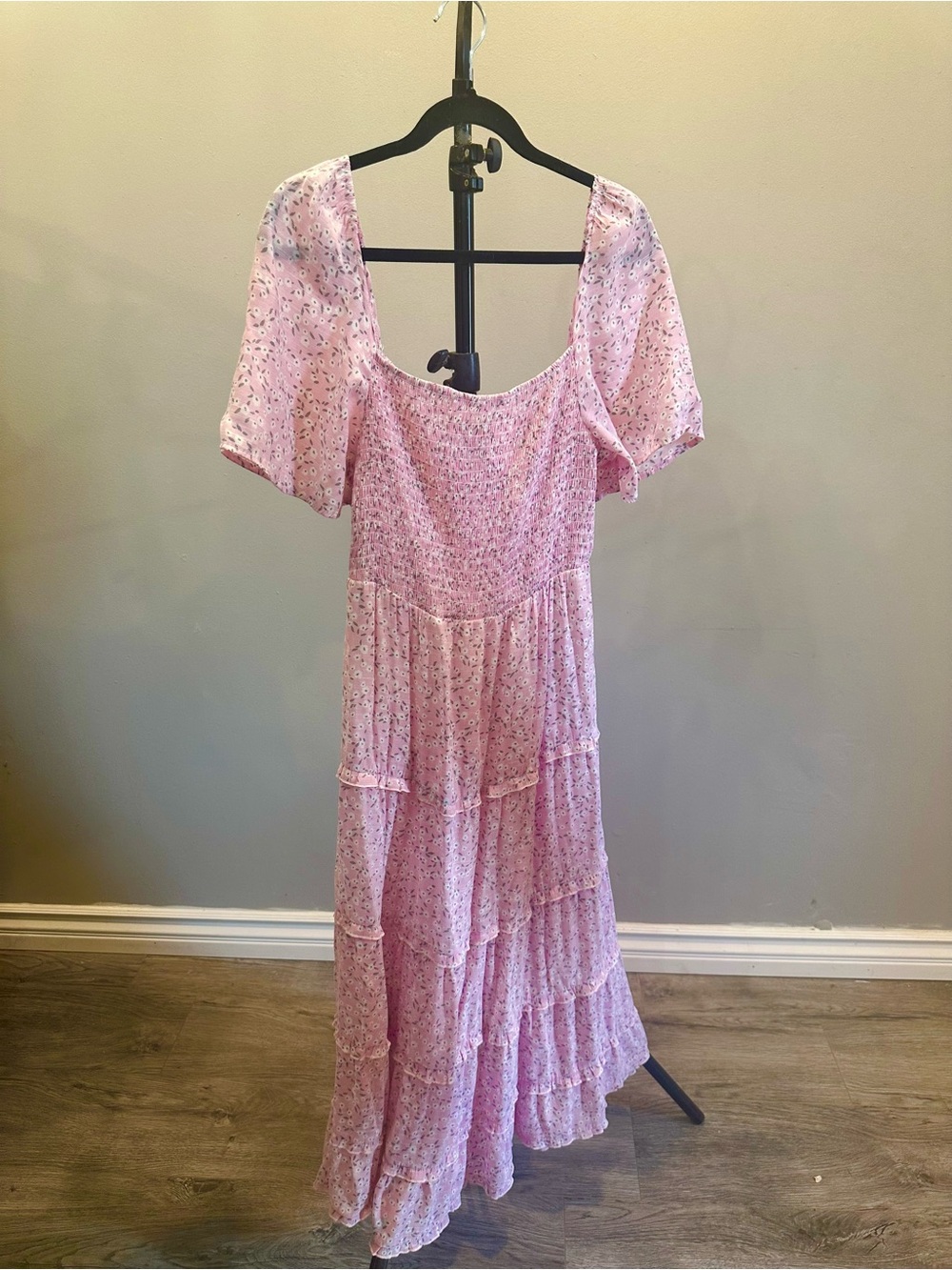 Bobeau Pink Floral Tiered Midi Dress with Puff Sleeves